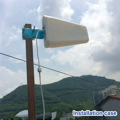 Log exterior da antena do ganho 10dBi do comprimento 33cm LP de Whilte periódico